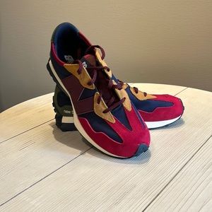 Boys 5.5 New Balance 327. (Fits a womens 7)